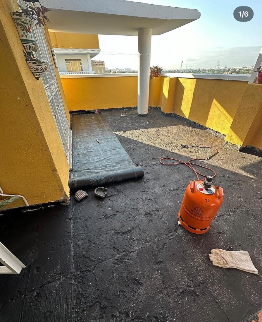 Paso 1: aplicación de membrana impermeabilizante en terraza
